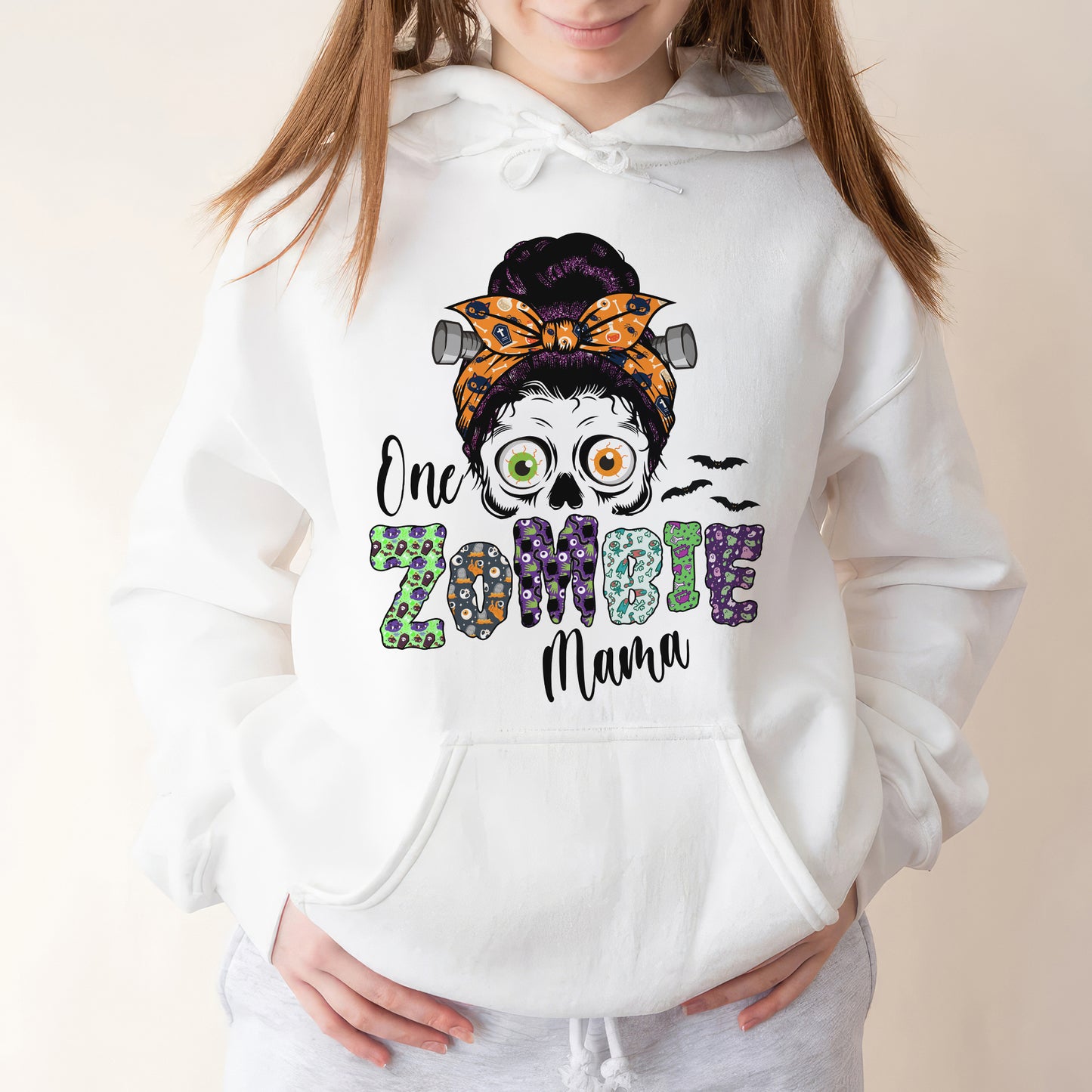 Tee Art Online - Halloween One Zombie Mama Hoodie - white