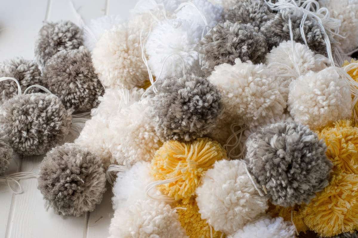 crafting-a-diy-pom-pom-rug-4