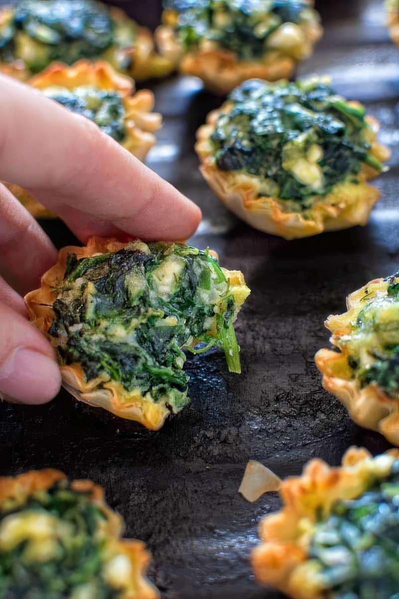 easy-greek-spanakopita-bites-3