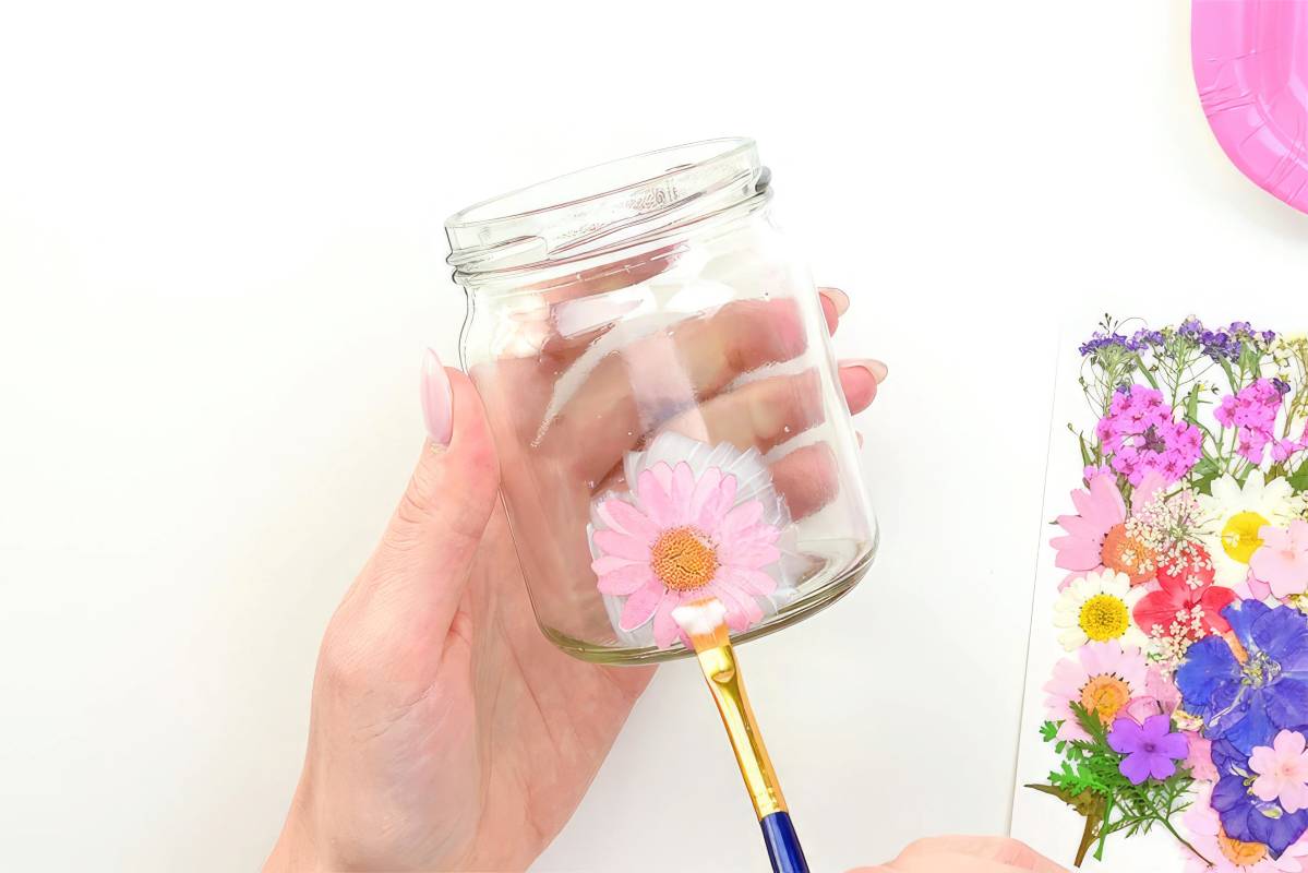 little-pressed-flower-mason-jar-lanterns-4