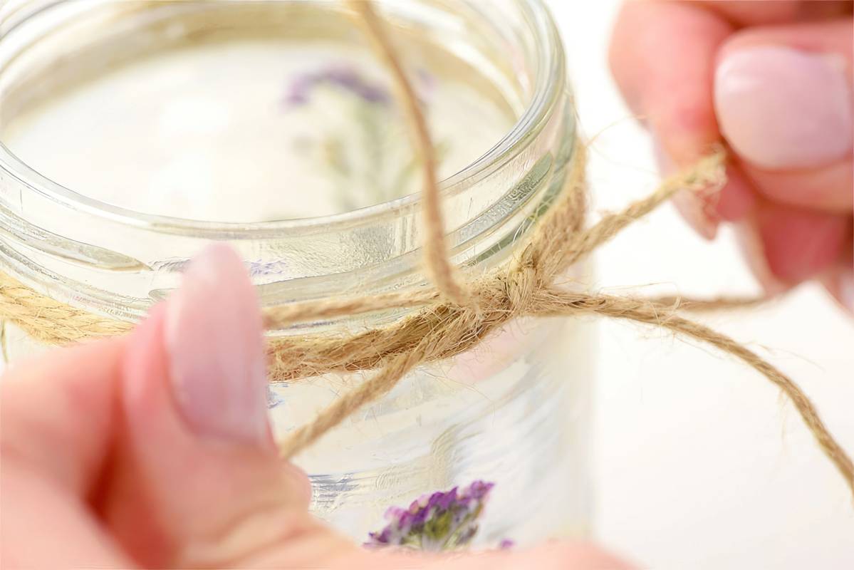 little-pressed-flower-mason-jar-lanterns-7