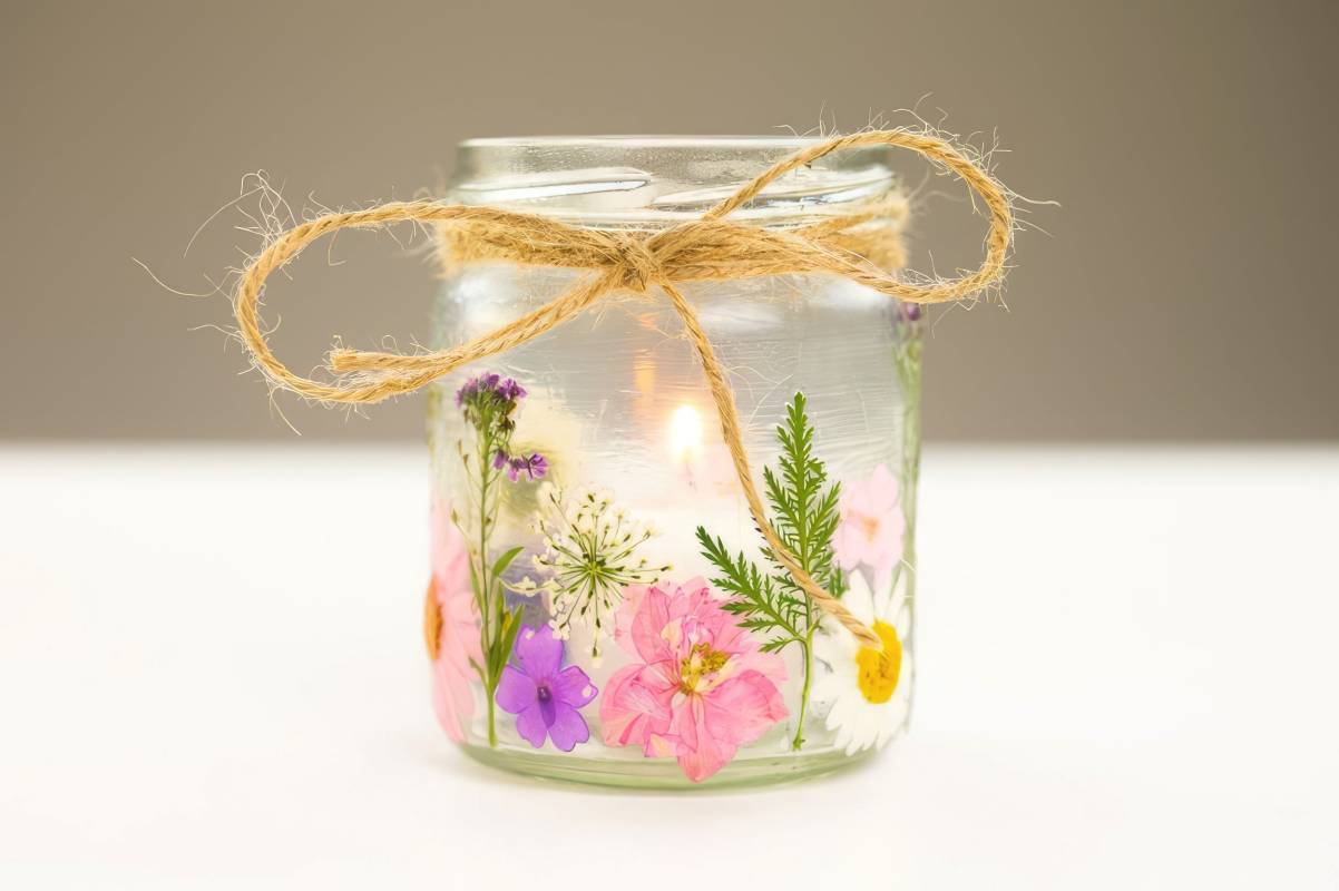 little-pressed-flower-mason-jar-lanterns-8