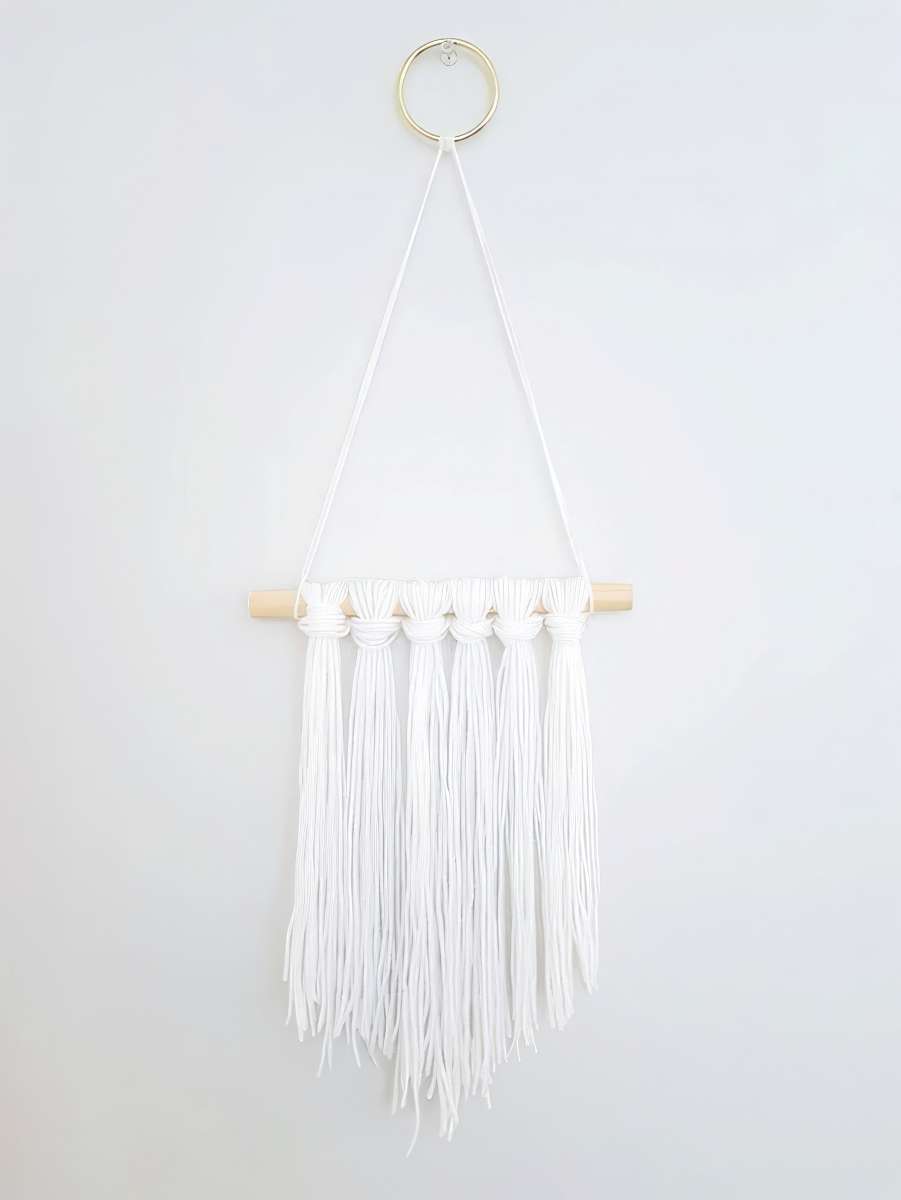 make-an-easy-diy-boho-hanging-with-yarn-5