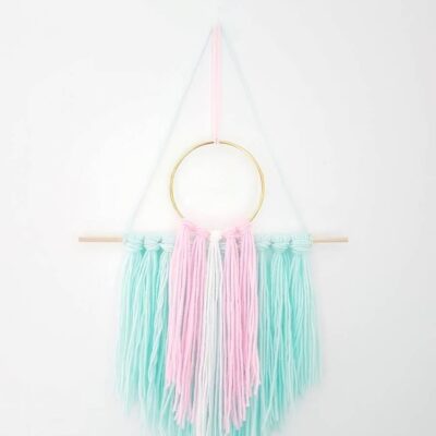 make-an-easy-diy-boho-hanging-with-yarn-7