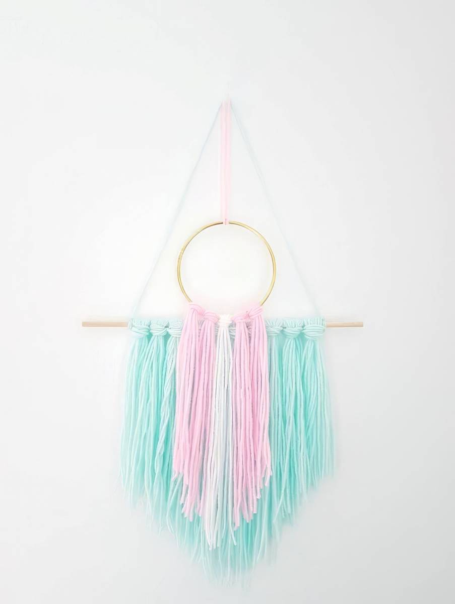 make-an-easy-diy-boho-hanging-with-yarn-7