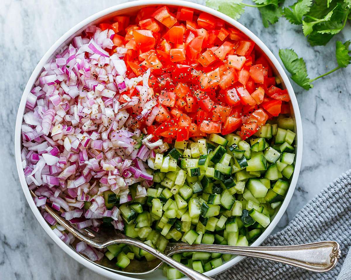 mediterranean-salad-with-cucumber-tomato-and-onion-2