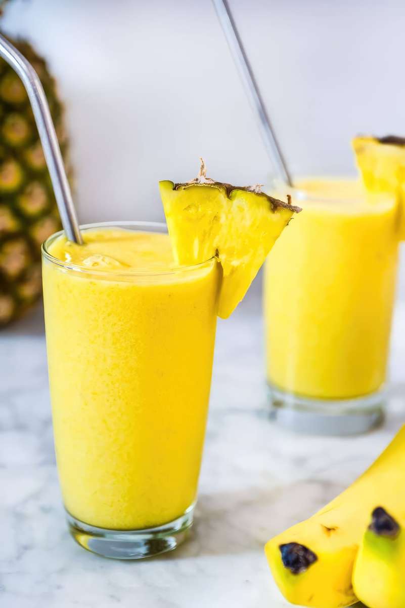 pineapple-smoothie-delivers-tropical-summer-refreshment-2