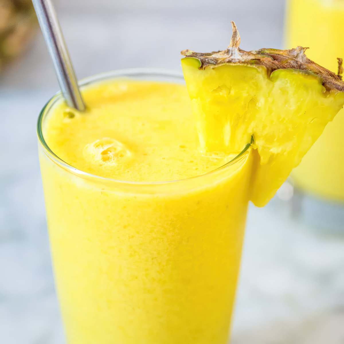 pineapple-smoothie-delivers-tropical-summer-refreshment-4