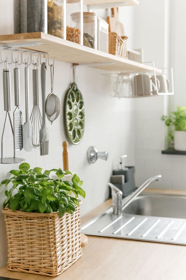 Vertical Rail Styling for Cooking Spaces