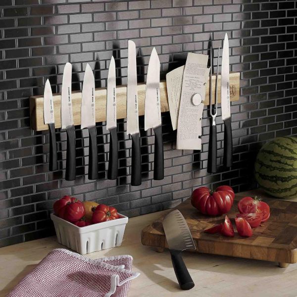 Magnetic wall storage that frees up small kitchen space